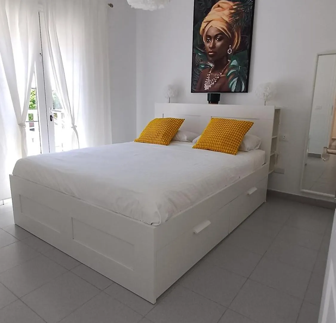 Villa Esmeralda 티아즈 0*,  스페인